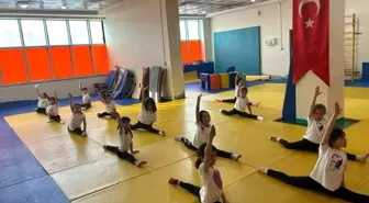 Yeni Spor Salonu'nda Artistik Cimnastik Kurslarına Yoğun İlgi