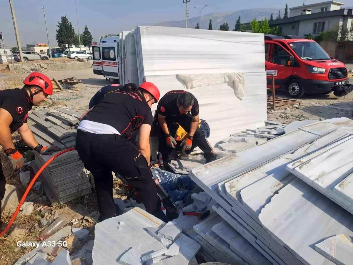 Kahramanmaraş'ta Mermer Blokların Devrilmesiyle 2 İşçi Yaralandı